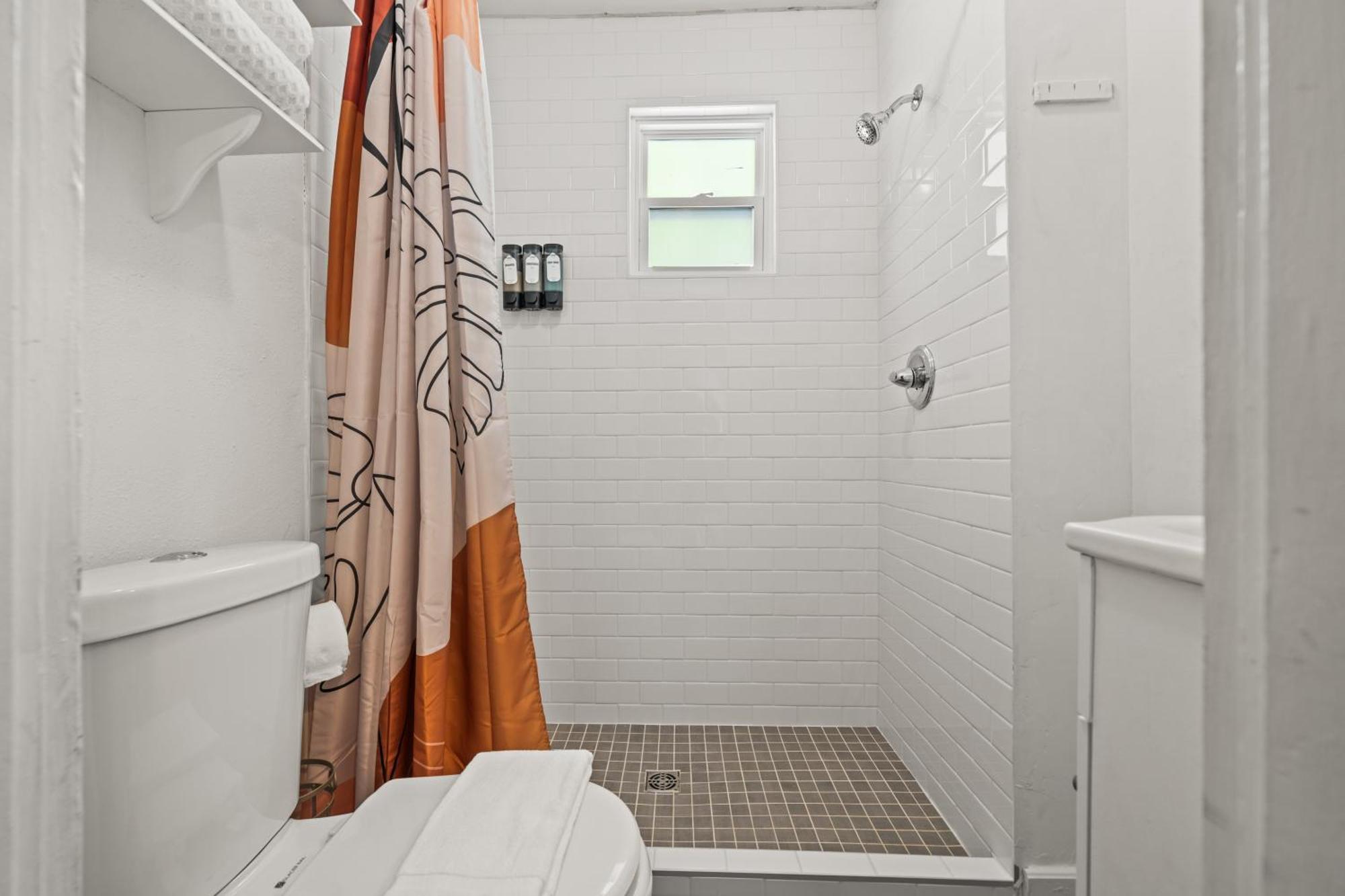 Cedar Blossom Bungalow Is A Cozy Getaway With A 5 Minute Walk To Downtown! Hot Springs Exterior photo